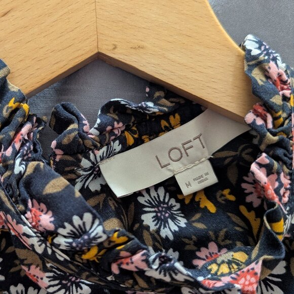 LOFT Dark Floral Ruffle Front Blouse – Size M - Picture 1 of 4